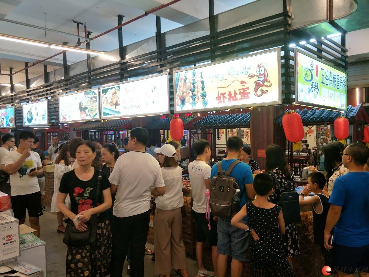 阳朔西街黄金旺铺出租 门面与摊位，抢占旅游商机